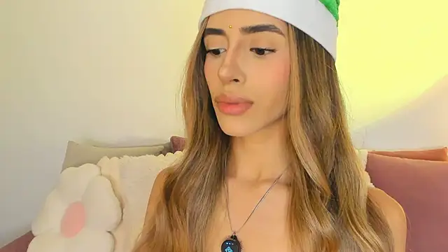 Snapshot of StormiRusso chatting on December 2025 01:03:01 AM StormiRusso online show from December 2025 01:03:01 AM