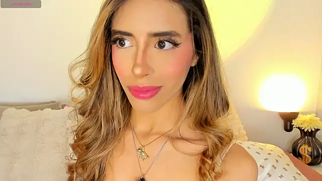 Snapshot of StormiRusso chatting on January 2026 01:44:02 AM StormiRusso online show from January 2026 01:44:02 AM