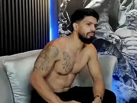 Snapshot of DannSaenz chatting on January 2025 12:52:01 PM DannSaenz online show from January 2025 12:52:01 PM