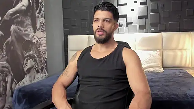 Snapshot of DannSaenz chatting on January 2025 12:12:02 PM DannSaenz online show from January 2025 12:12:02 PM