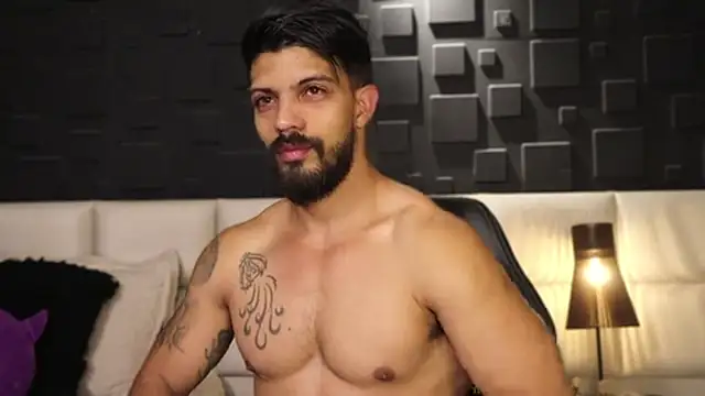 Snapshot of DannSaenz chatting on February 2025 10:11:02 AM DannSaenz online show from February 2025 10:11:02 AM