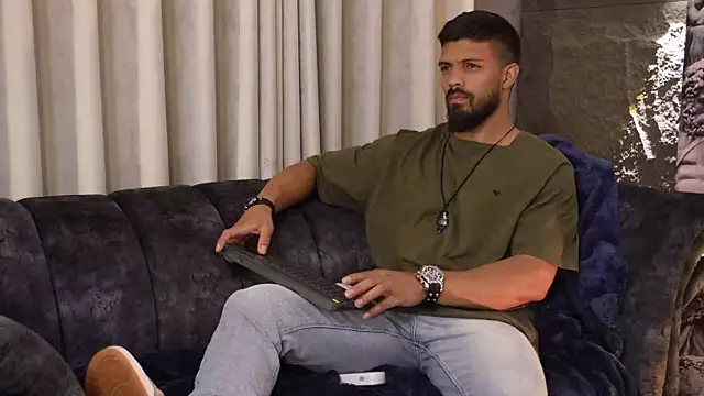 DannSaenz online show from November 2025 05:20:01 PM