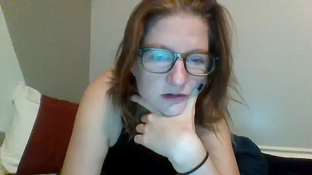 Eluradess online show from October 2025 07:46:02 PM