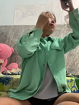 Linaannn online show from January 2026 11:31:02 PM