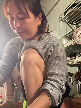 Linaannn online show from February 2026 02:53:01 AM