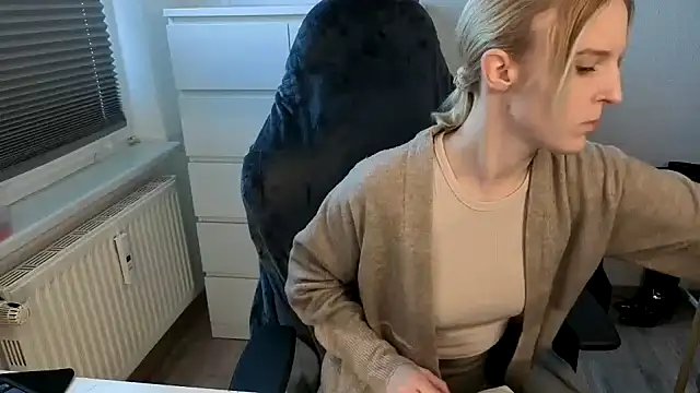 Luna Lacroix online show from January 2026 08:40:02 AM