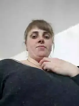 Snapshot of CoddessCrystal chatting on February 2025 01:33:01 PM CoddessCrystal online show from February 2025 01:33:01 PM