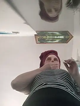 Snapshot of CoddessCrystal chatting on October 2025 06:12:01 AM CoddessCrystal online show from October 2025 06:12:01 AM