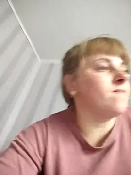 Snapshot of CoddessCrystal chatting on October 2025 09:10:01 AM CoddessCrystal online show from October 2025 09:10:01 AM