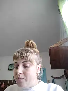 Snapshot of CoddessCrystal chatting on October 2025 10:17:02 AM CoddessCrystal online show from October 2025 10:17:02 AM