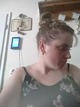 CoddessCrystal online show from June 2026 10:03:01 AM