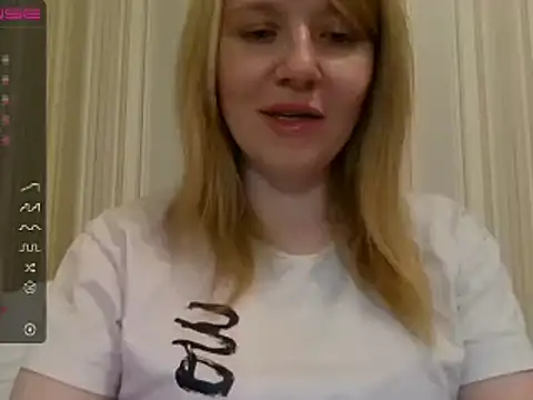 Snapshot of urbadkitty chatting on December 2024 01:00:01 PM urbadkitty online show from December 2024 01:00:01 PM