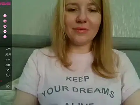 Snapshot of urbadkitty chatting on December 2024 06:55:02 AM urbadkitty online show from December 2024 06:55:02 AM