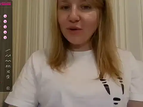 Snapshot of urbadkitty chatting on December 2024 12:55:02 PM urbadkitty online show from December 2024 12:55:02 PM