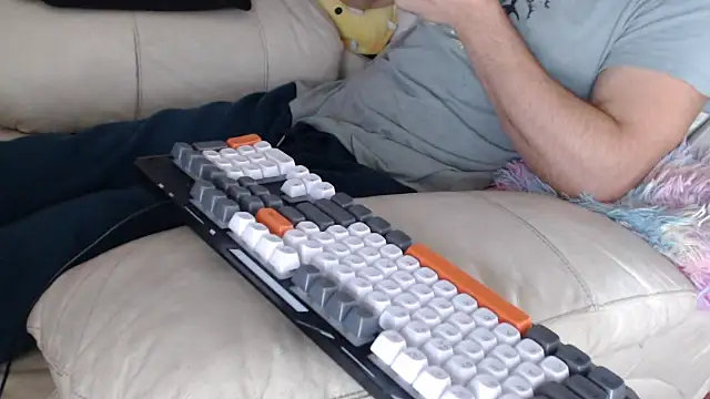 Snapshot of MrStraightDik chatting on November 2025 11:10:01 AM MrStraightDik online show from November 2025 11:10:01 AM