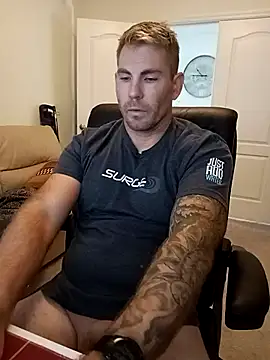 snakecharmer20000 online show from October 2025 01:23:01 PM