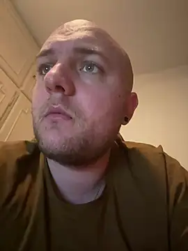 Snapshot of QueueFrenchie chatting on February 2026 08:10:02 PM QueueFrenchie online show from February 2026 08:10:02 PM