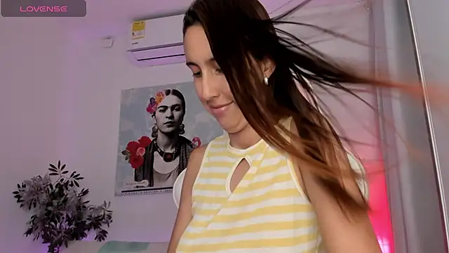 Snapshot of aleja_rythm chatting on December 2024 11:13:01 PM aleja rythm online show from December 2024 11:13:01 PM