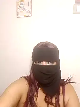 Nisreenn online show from October 2025 10:28:02 PM