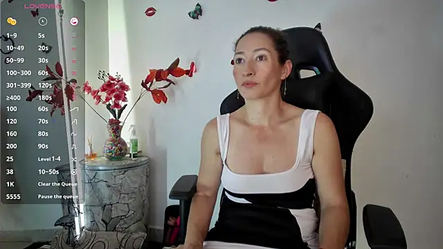 Snapshot of avatomas_02 chatting on January 2025 04:44:02 AM avatomas 02 online show from January 2025 04:44:02 AM