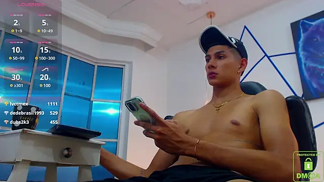 Snapshot of Valerio_20 chatting on December 2024 07:13:02 AM Valerio 20 online show from December 2024 07:13:02 AM