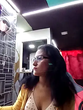 AdelinaMiran90 online show from September 2025 05:45:02 PM