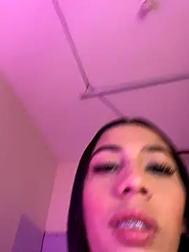 Snapshot of Lina10 chatting on October 2025 10:34:02 PM Lina10 online show from October 2025 10:34:02 PM