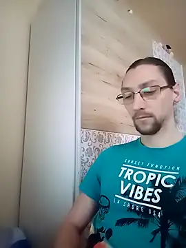 Snapshot of 8Arch9 chatting on February 2025 07:55:01 AM 8Arch9 online show from February 2025 07:55:01 AM