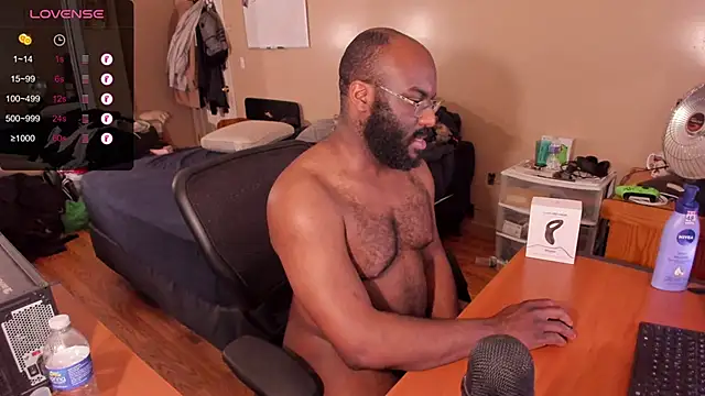 Snapshot of MrChuckDailyXXX chatting on March 2025 04:39:02 AM MrChuckDailyXXX online show from March 2025 04:39:02 AM