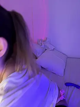 Snapshot of _nobara__ chatting on December 2025 04:40:02 AM nobara online show from December 2025 04:40:02 AM