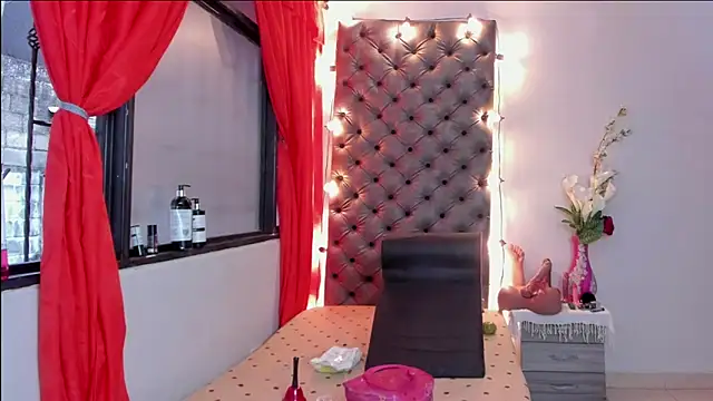 Snapshot of RoxetteMature chatting on January 2025 11:39:01 AM RoxetteMature online show from January 2025 11:39:01 AM