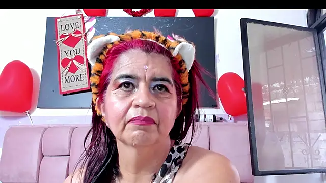 Snapshot of RoxetteMature chatting on February 2025 11:45:02 AM RoxetteMature online show from February 2025 11:45:02 AM