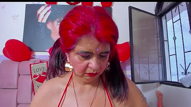 Snapshot of RoxetteMature chatting on February 2025 11:51:01 AM RoxetteMature online show from February 2025 11:51:01 AM