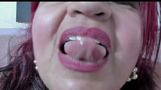 Snapshot of RoxetteMature chatting on March 2025 12:04:02 PM RoxetteMature online show from March 2025 12:04:02 PM