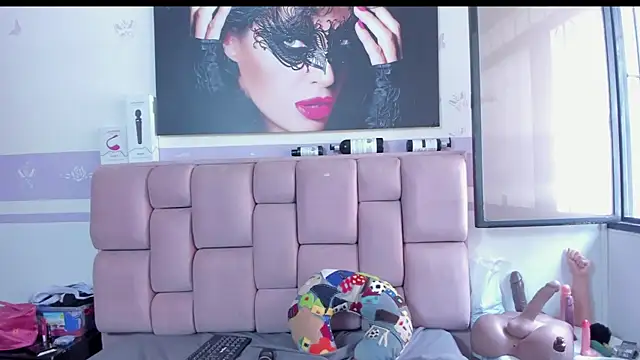 Snapshot of RoxetteMature chatting on March 2025 06:00:01 PM RoxetteMature online show from March 2025 06:00:01 PM