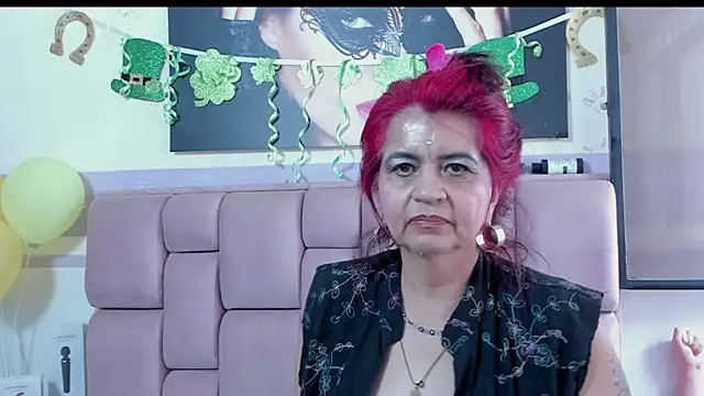 Snapshot of RoxetteMature chatting on March 2025 06:40:02 PM RoxetteMature online show from March 2025 06:40:02 PM