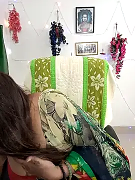 Snapshot of YOUR_LOVELY-40 chatting on April 2026 07:06:02 PM YOUR LOVELY-40 online show from April 2026 07:06:02 PM