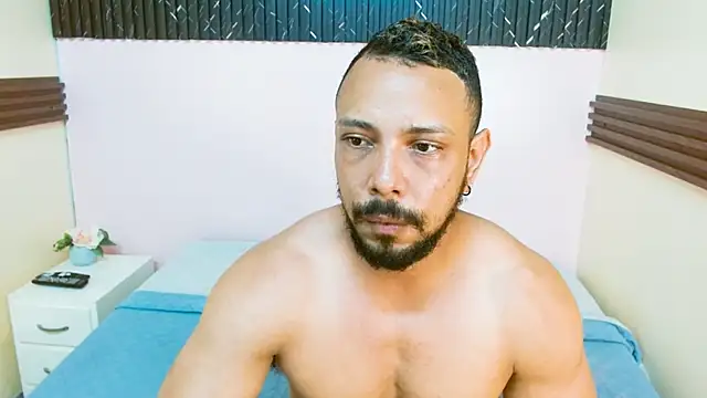 Snapshot of Thiago_Summers chatting on April 2026 02:07:01 PM Thiago Summers online show from April 2026 02:07:01 PM