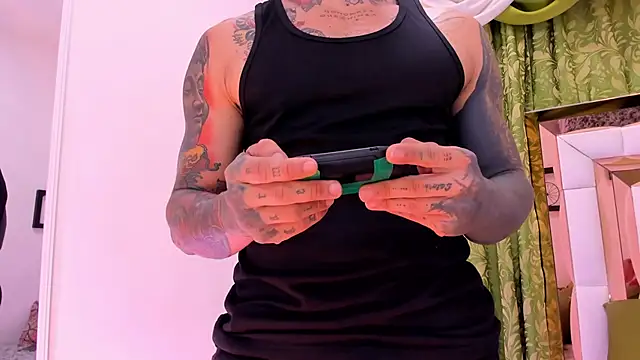 dilan scootk  online show from December 2025 11:26:02 AM