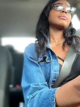 Snapshot of Blazerina chatting on October 2025 05:30:01 PM Blazerina online show from October 2025 05:30:01 PM