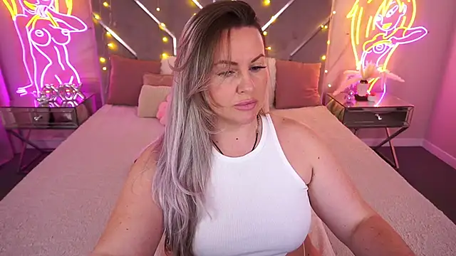KiraCandyS online show from April 2026 07:53:01 PM