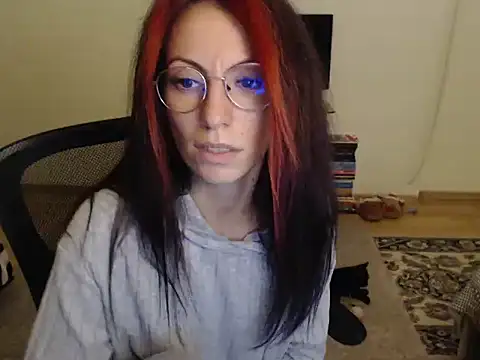 Emmatoo online show from October 2025 05:10:02 PM