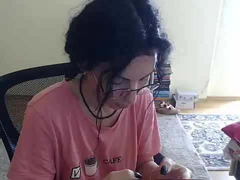 Emmatoo online show from October 2025 09:32:02 AM