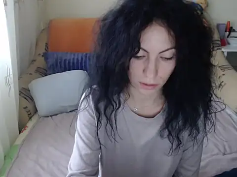 Emmatoo online show from November 2025 10:39:02 AM