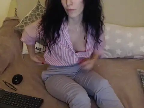 Snapshot of Emmatoo chatting on February 2026 10:28:02 PM Emmatoo online show from February 2026 10:28:02 PM