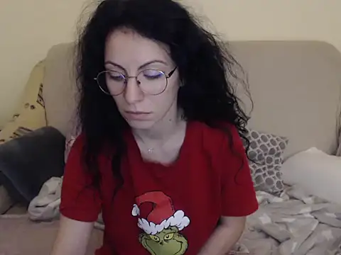 Snapshot of Emmatoo chatting on February 2026 05:03:02 AM Emmatoo online show from February 2026 05:03:02 AM