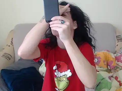 Snapshot of Emmatoo chatting on February 2026 07:43:02 AM Emmatoo online show from February 2026 07:43:02 AM