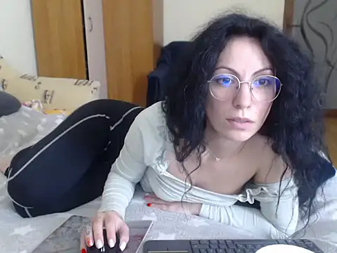 Snapshot of Emmatoo chatting on February 2026 12:38:01 PM Emmatoo online show from February 2026 12:38:01 PM