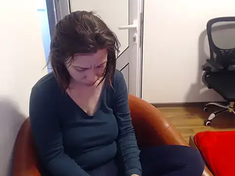 Snapshot of Emmatoo chatting on March 2026 08:14:01 PM Emmatoo online show from March 2026 08:14:01 PM