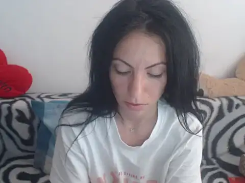 Emmatoo online show from April 2026 12:40:01 PM